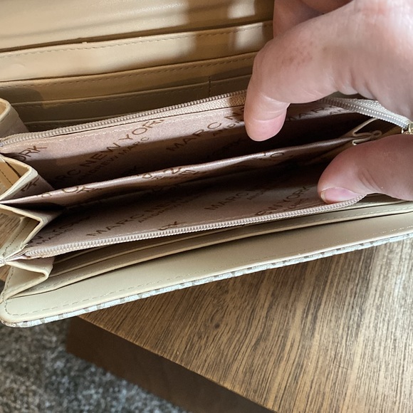 Marc New York EUC Logo Full-Size Wallet, Tan & Gold, Card & Coin Holder - Picture 9 of 13